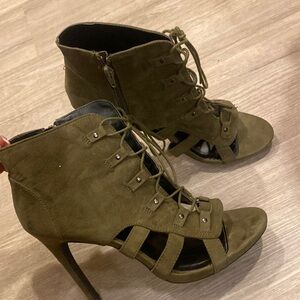 Open toes closed back Fall Green Heels